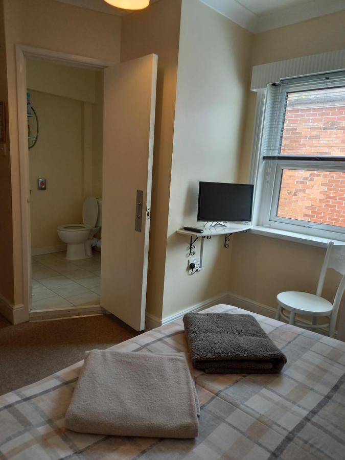 Crofton Guest House 웨이머스만 외부 사진